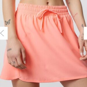 NEW Beyond Yoga Women‎ Size M In Stride Golf Skort Skirt Electric Peach